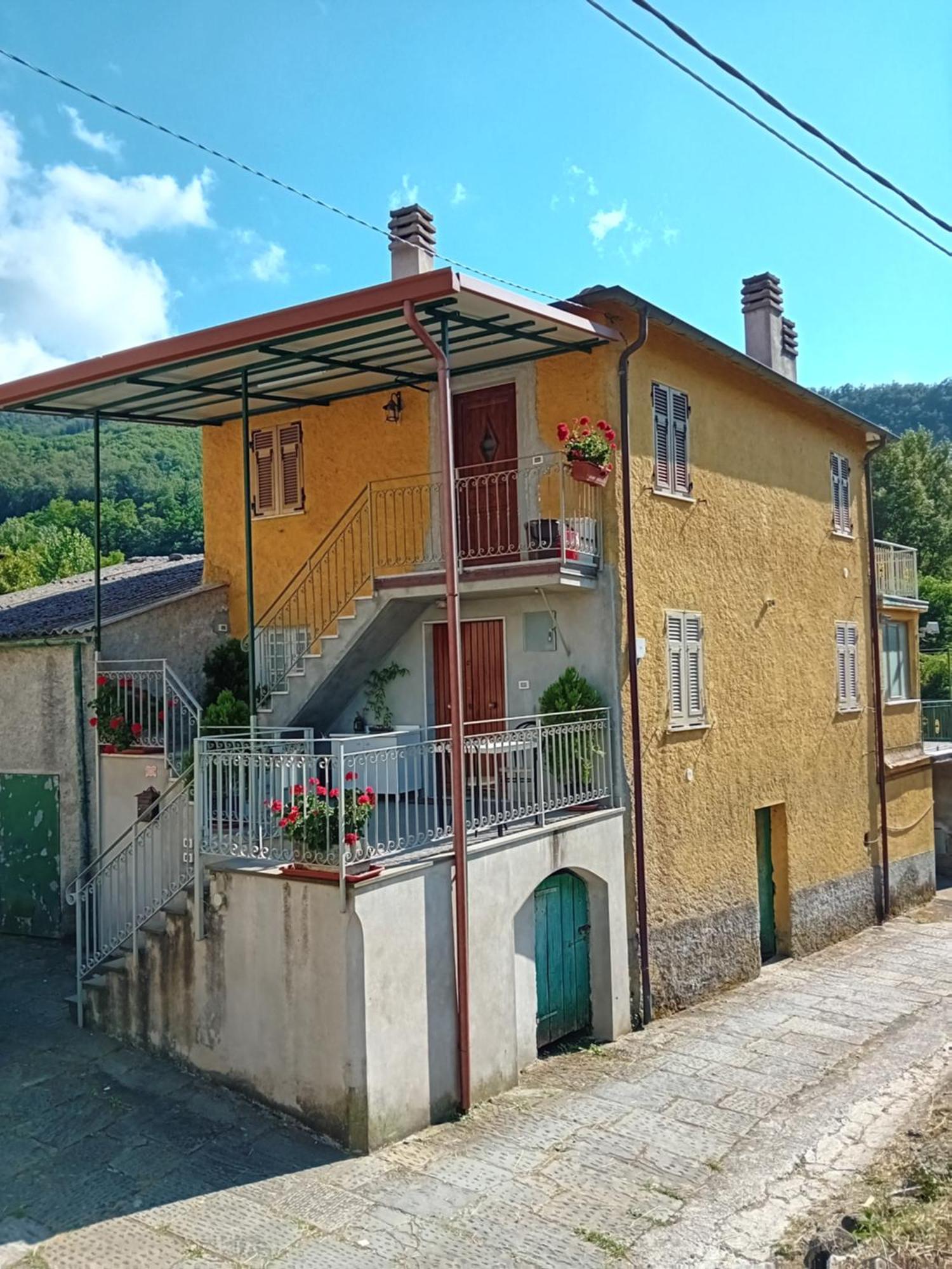 Villa Agriturismo Ghirlanda Norma Rita Carrodano Inferiore Exterior foto